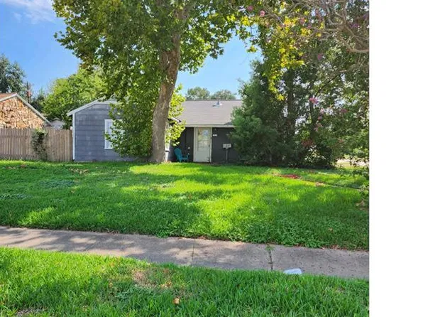 1429 5th Ave N, Texas City, TX 77590