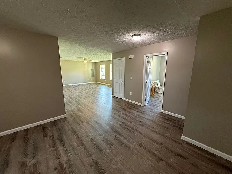 1042 Rosella Dr — Photo 6