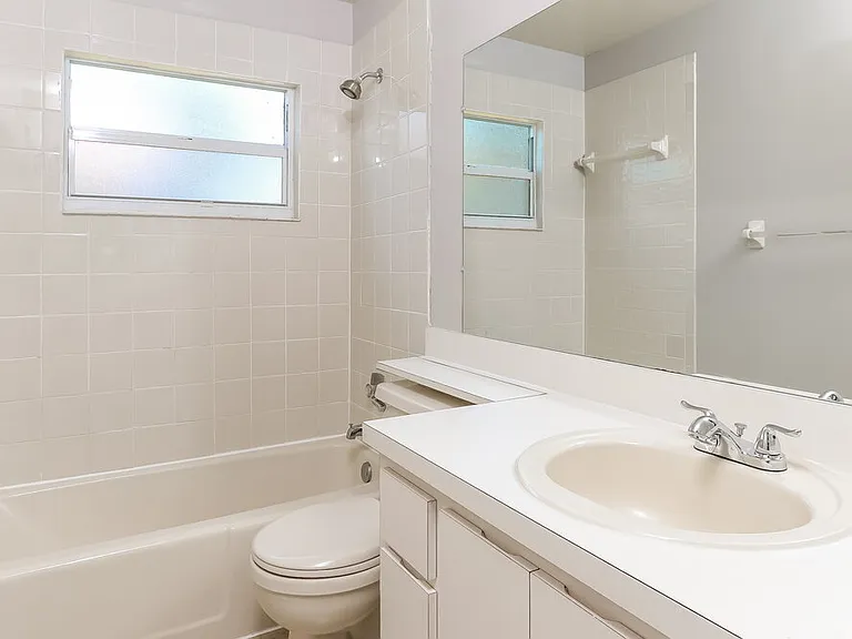 147 Viscaya Ave — Photo 14