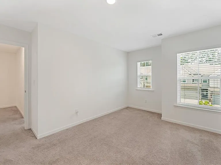 649 Isom Walk — Photo 29
