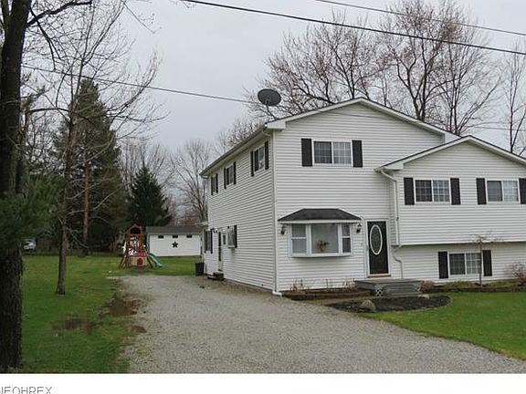 3rd image of 975 Lake Ave