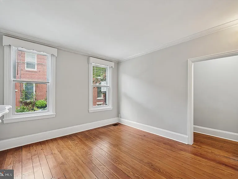 751 S Cleveland St — Photo 3