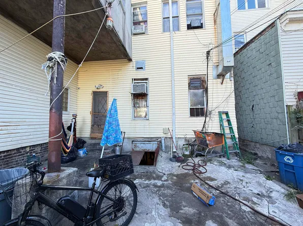 1309 Summit Avenue image 13 of 31