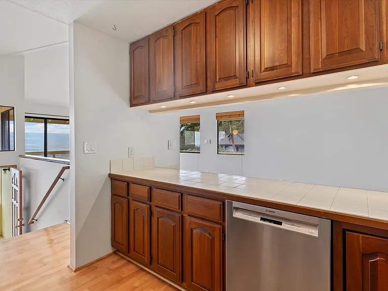 560 Kuikahi Dr — Photo 18
