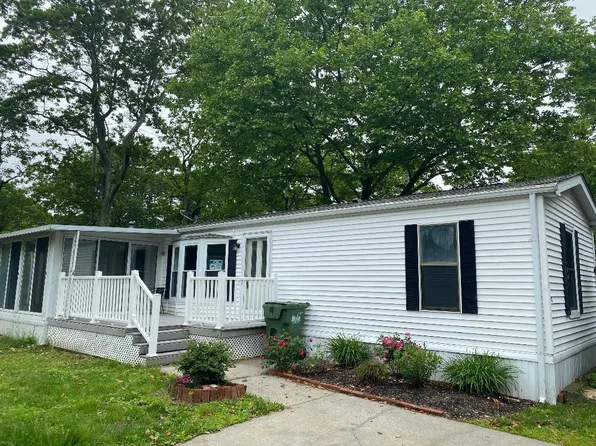 1800 Osborne Avenue #14E, Riverhead, NY 11901