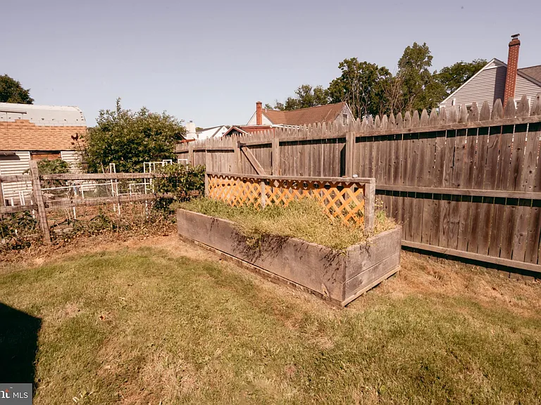 42 Grandview Dr — Photo 36