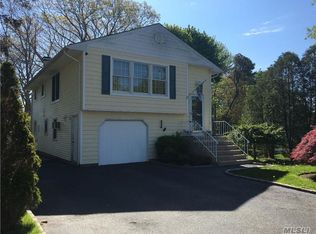 3 Francis St, Nesconset, NY 11767
