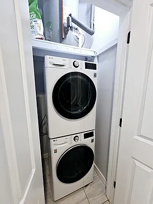 Rented by ERNY LLC | media 12