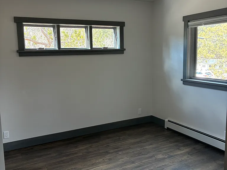 585 W Pine St — Photo 6