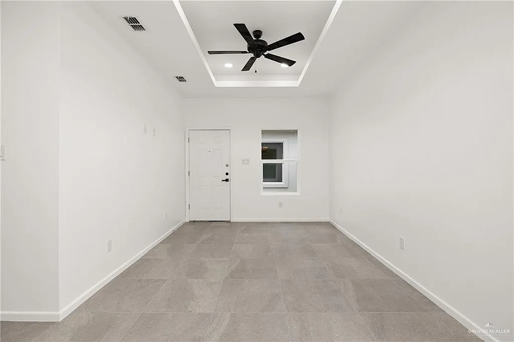 3 bed, 2.0 bath, 1106 sqft, $1,350 — Photo 3