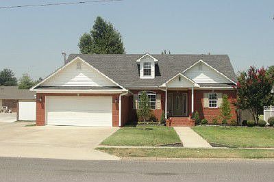 1st image of 1800 W Parkview Dr