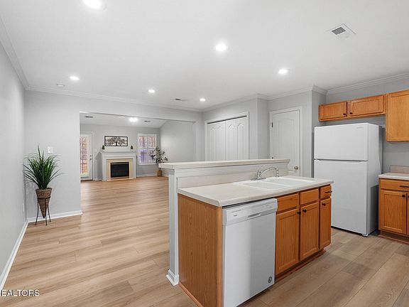 4th image of 7058 La Christa Way