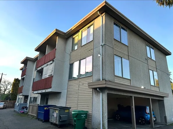 13411 Roosevelt Way N APT 301, Seattle, WA 98133