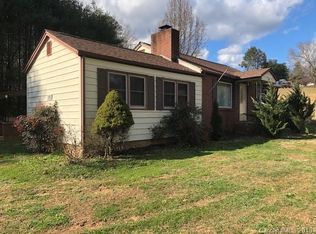 107 Brooks Cove Rd, Candler, NC 28715