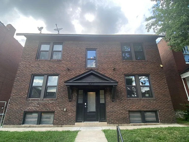 4217 Blaine Ave — Photo 2