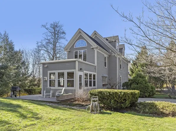 279 Willow Ave, Haverhill, MA 01835