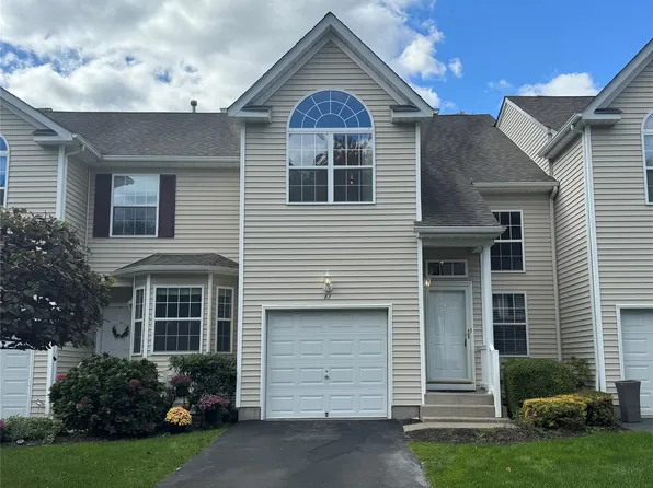 87 Kettles Lane, Medford, NY 11763