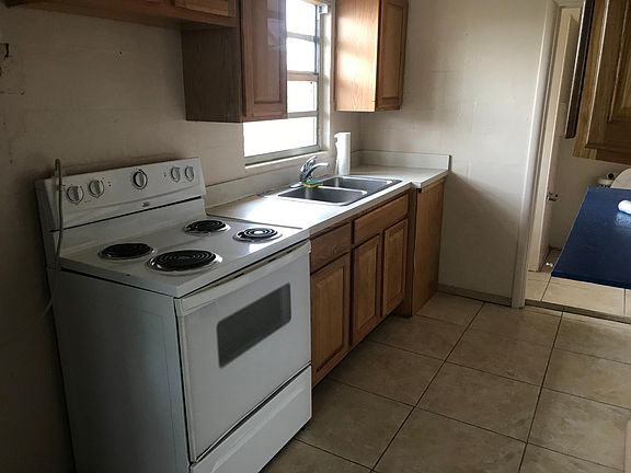 3rd image of 35 Hurwood Ave