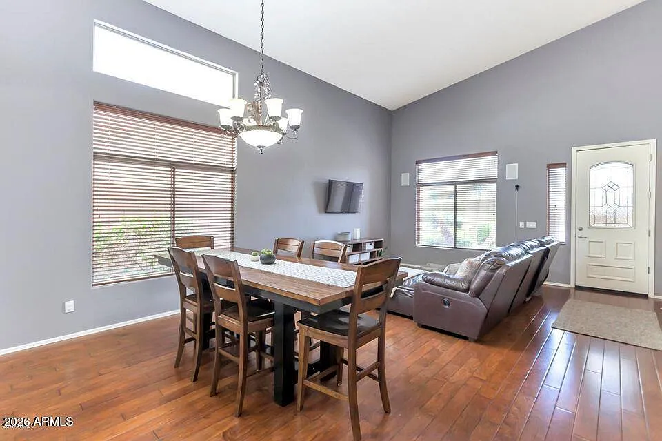 5 bed, 4.0 bath, 3061 sqft, $3,200 — Photo 4