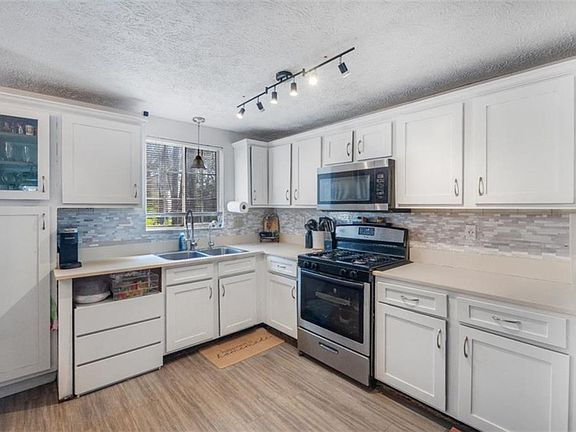 4th image of 3274 Adelade Ct