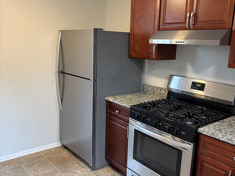 284 Osborn St #1 — Photo 5