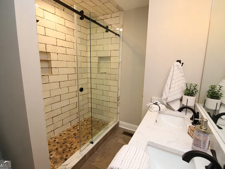 1007 Vernon St #B — Photo 14