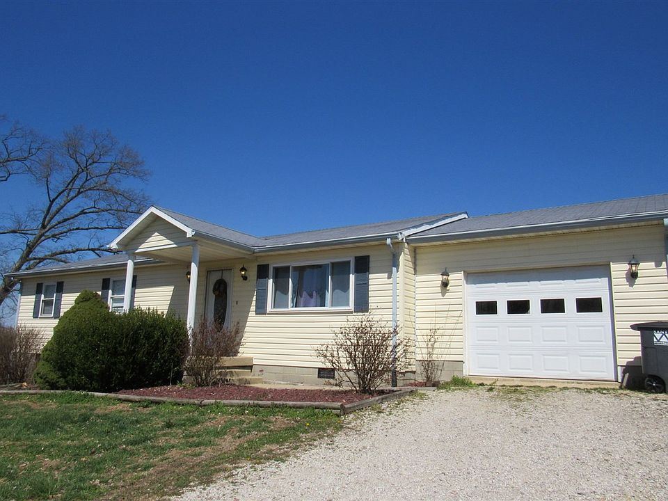1st image of 70 Lake Dr