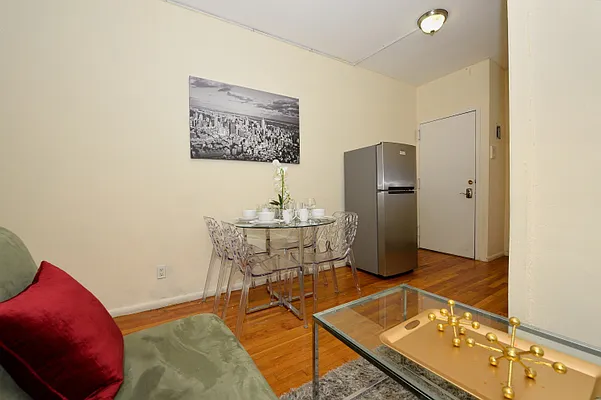 Rented by Corcoran | media 7