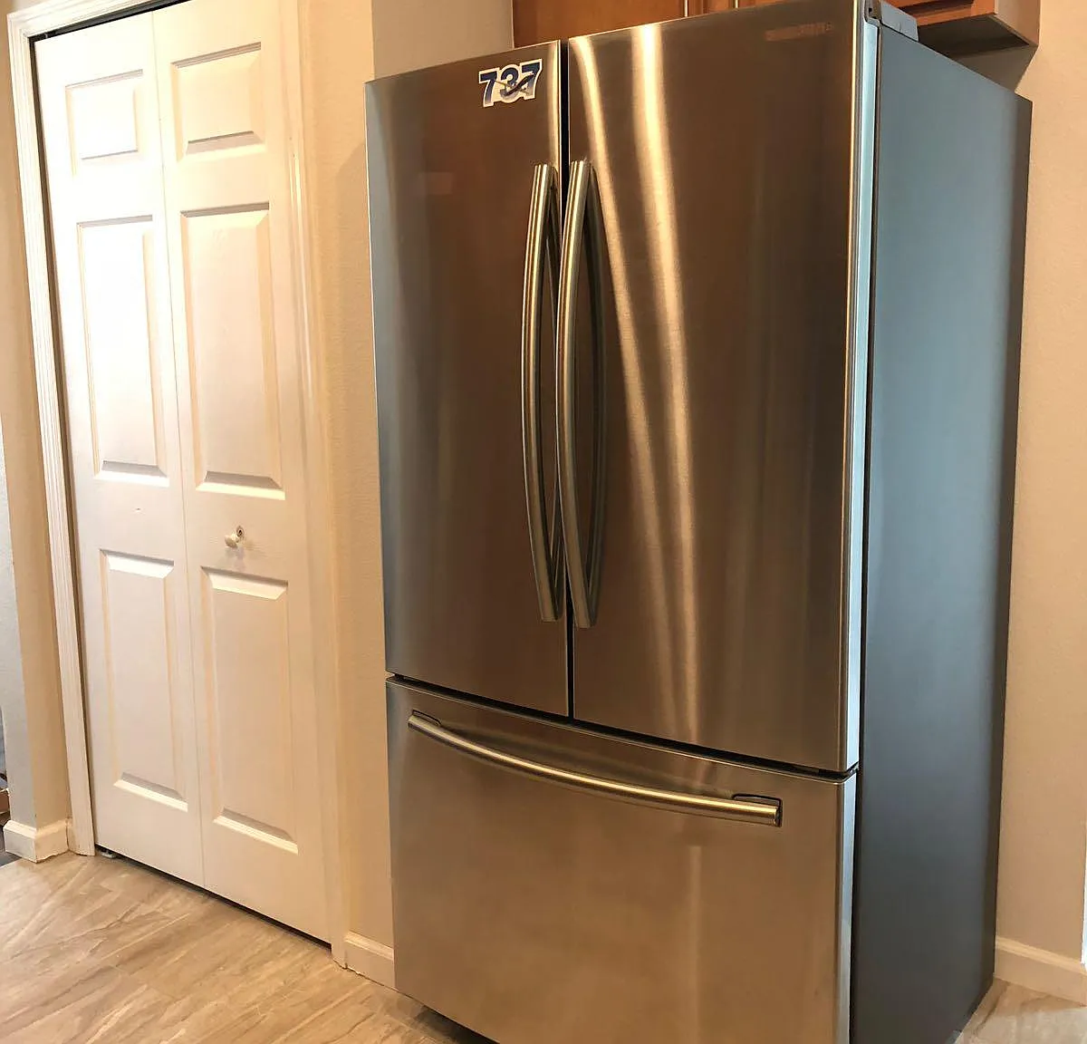 3 bed, 2.5 bath, 2569 sqft, $2,450 — Photo 3