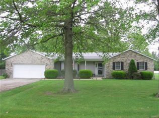 2000 Fox Valley Dr, Saint Jacob, IL 62281