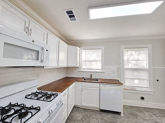 4th image of 146 E Boulevard St