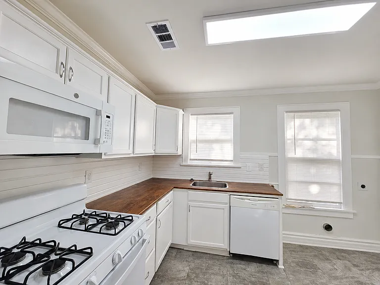 146 E Boulevard St — Photo 4