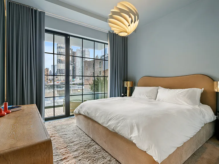 441 W 37th St #3 — Photo 5