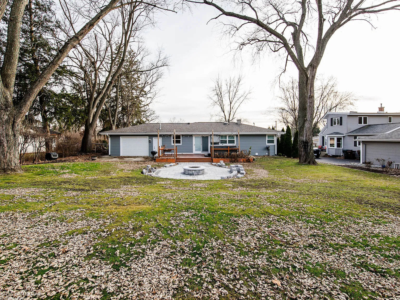 3 bed, 2400 sqft, $3,800 — Photo 2