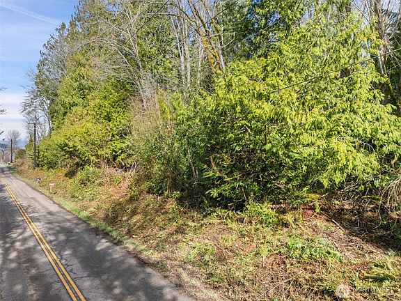 5th image of 23400 Jefferson Point Road NE