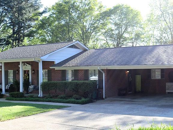 2nd image of 1413 Pinecrest Dr
