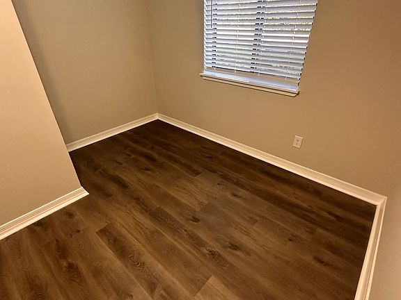 4th image of 216 Seawind Dr APT A