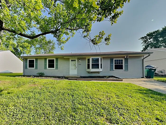 1502 Elizabeth Dr photo 1