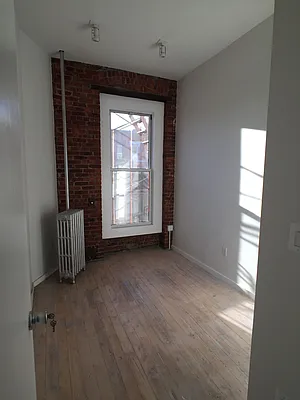 Rented by Zone Corp | media 43