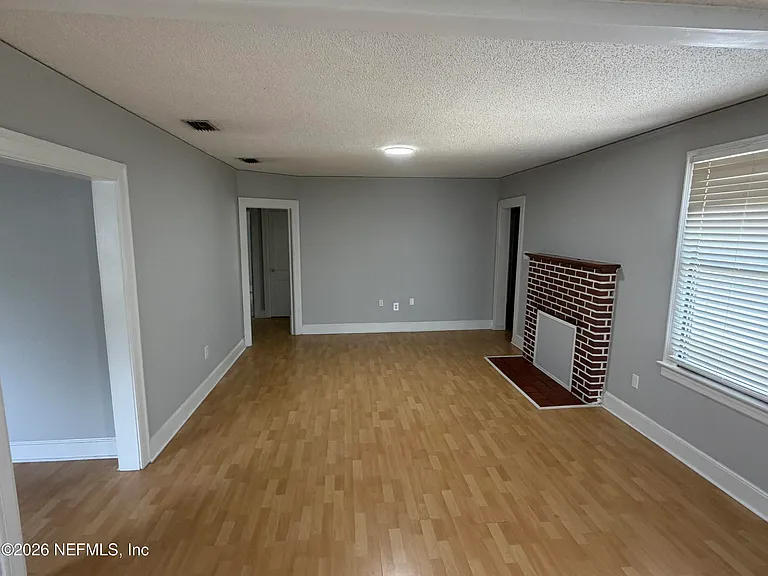 5324 Fremont St — Photo 2