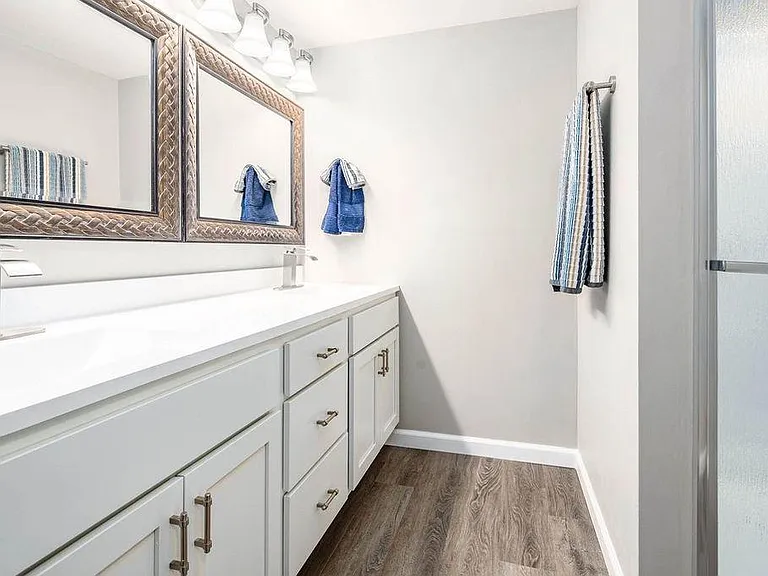 115 Marquette Ave — Photo 10