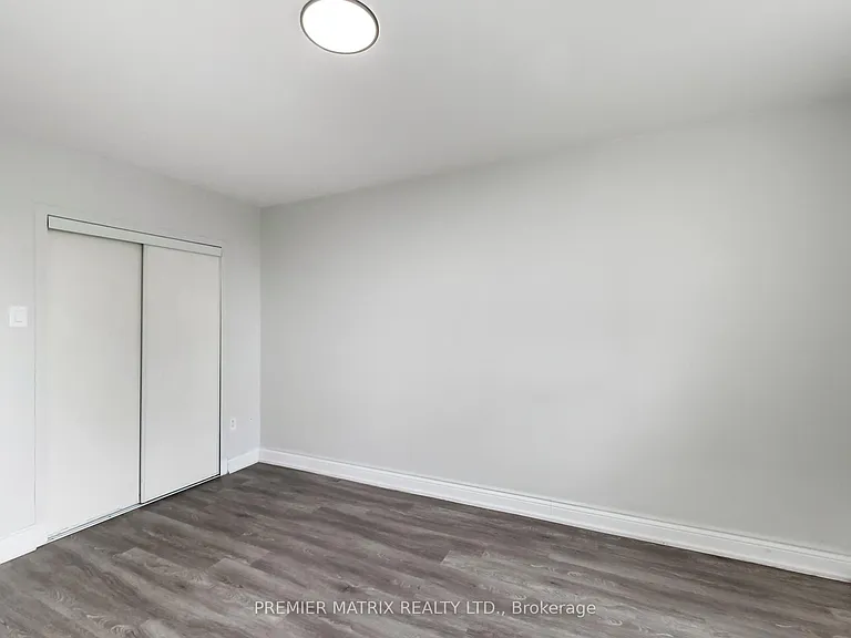 65 Thorncliffe Park Dr #1411 — Photo 21