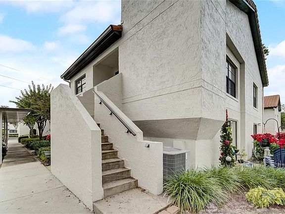2nd image of 220 Killarney Bay Ct Unit 2