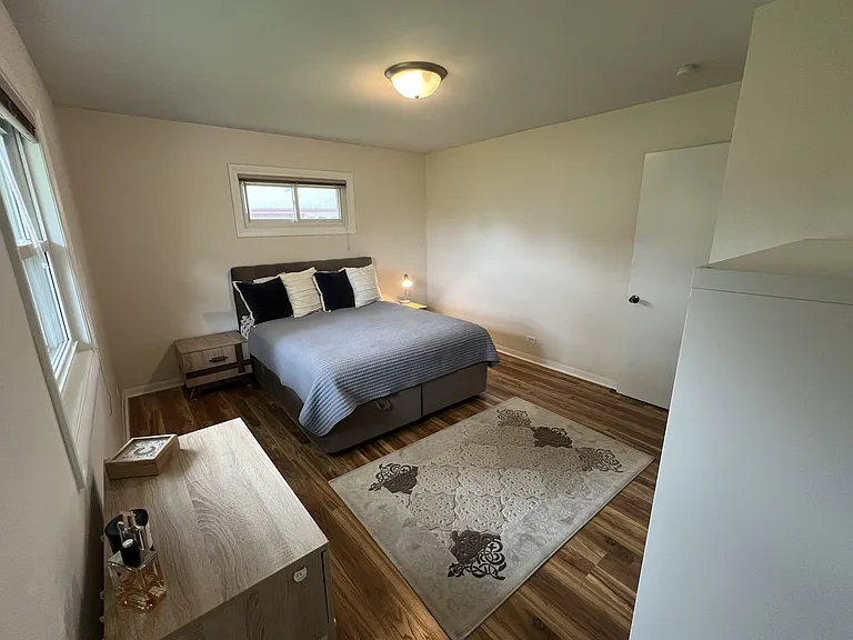 1431 E Emmerson Ln — Photo 17