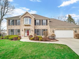 1913 Middleton Ct, Wheaton, IL 60189