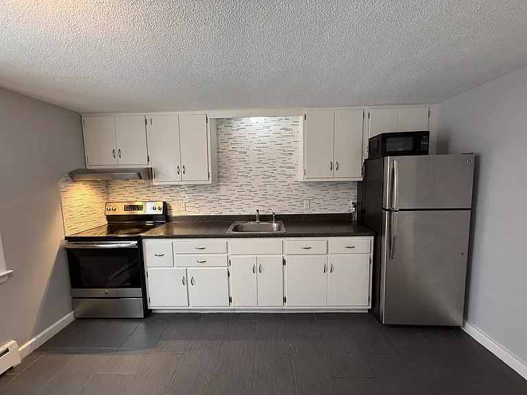39 River St #F — Photo 1
