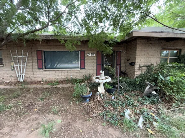 425 N Oakwood Rd, Enid, OK 73703