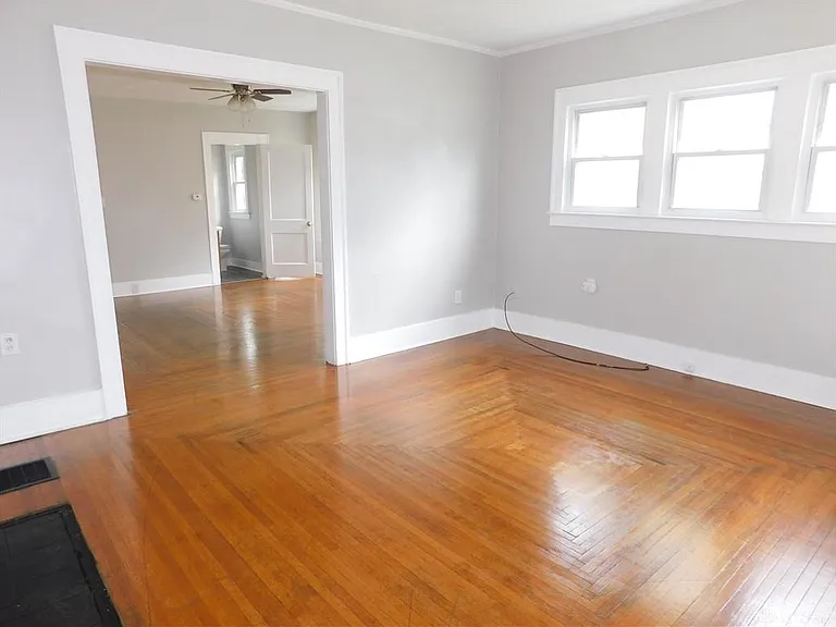 614 Stanton Ave — Photo 3