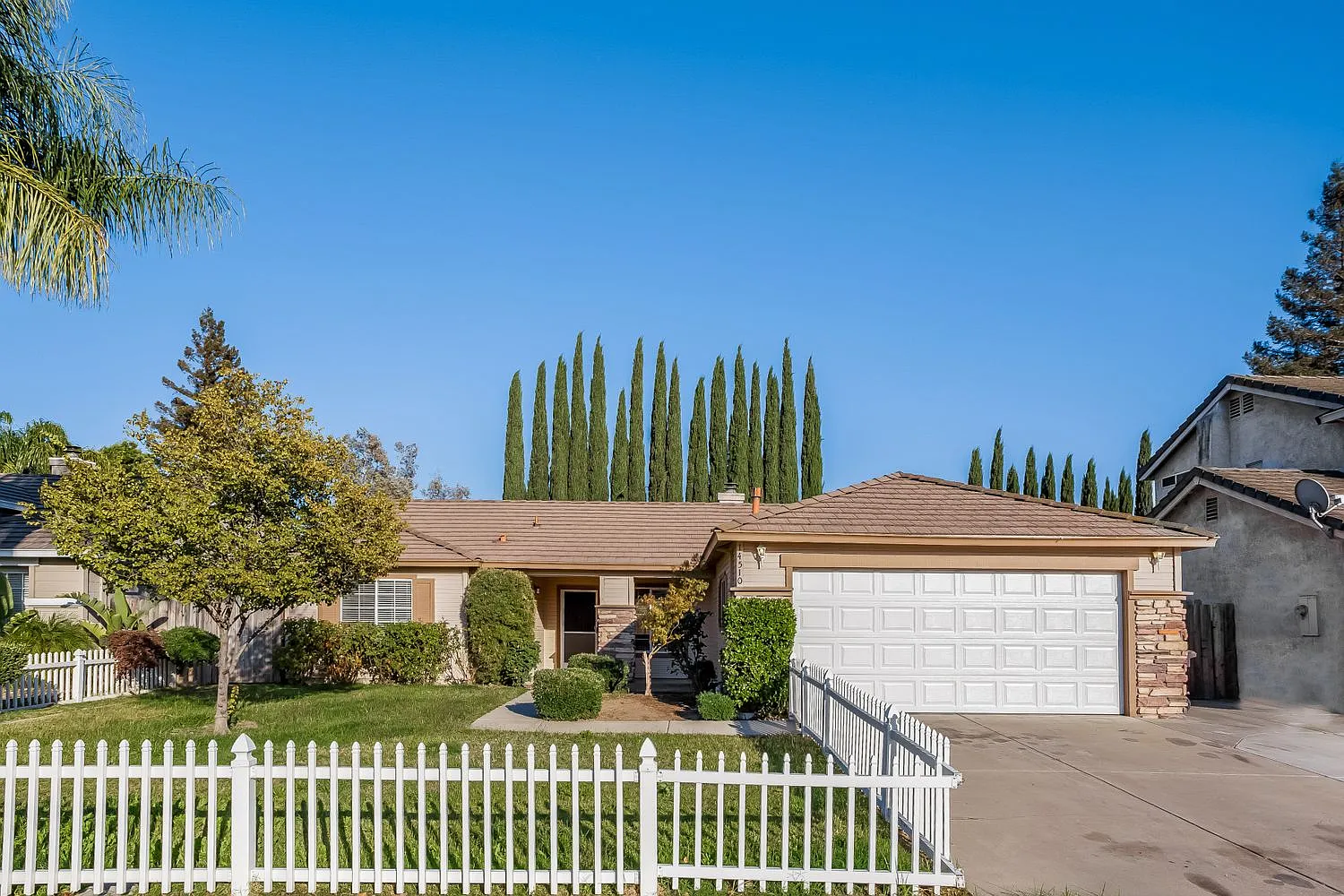 14510 Cedar Valley Dr photo 1