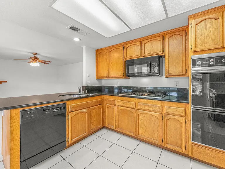 848 Devore Ave — Photo 21